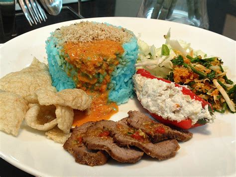 Nasi kerabu merupakan menu sarapan yang tidak asing lagi di negeri terengganu. wheelsondbus: Daging Bakar & Sos Cili Ala Thai Istimewa