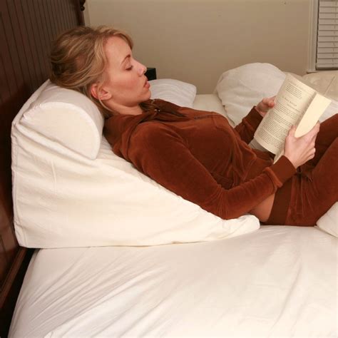 This sit up pillow for bed back support measures 21h by 12w. Amazing Pillows For Sitting Up In Bed | HomesFeed