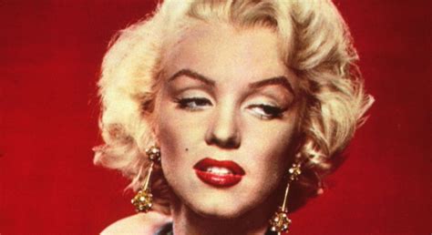 How To Recreate Marilyn Monroes Classic Pinup Style Tips Entity