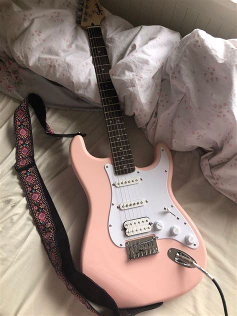 My Pink Fender Strat Music Aesthetic Pink Aesthetic Ukulele Estilo