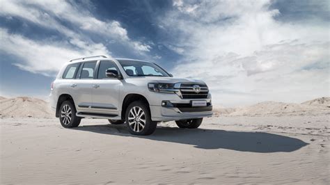 Happily, the new 2019 toyota land cruiser builds on the strengths of the unique, offering more space, a classier feel and improved effectivity. FormaCar: Rumor: Toyota Land Cruiser 300 specs and launch date