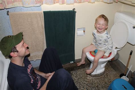 Difficulty in potty training boys, get free potty training advice for baby potty training right now. The House of Horn: Potty-Training 102
