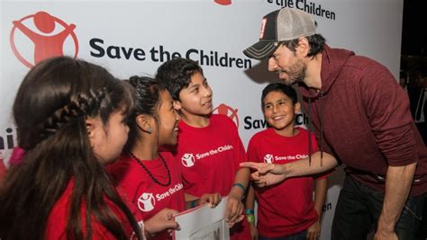 The organization is run by carolyn s. Fotos de Enrique Iglesias con los niños de Save the ...