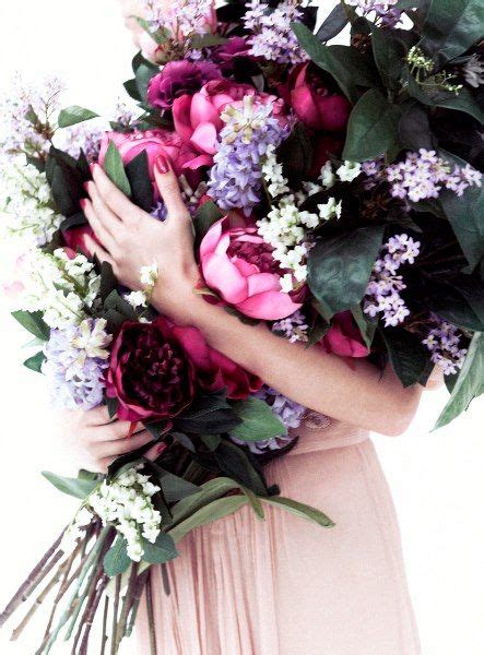 68 Over Arm Bouquets Ideas Bouquet Wedding Bouquets Wedding Flowers