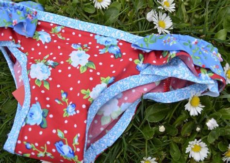 Tucana (the toucan) is a constellation of stars in the southern sky, named after the. Culetin de niña. Colección verbena. | Bañadores niñas, Baño para niños, Niños