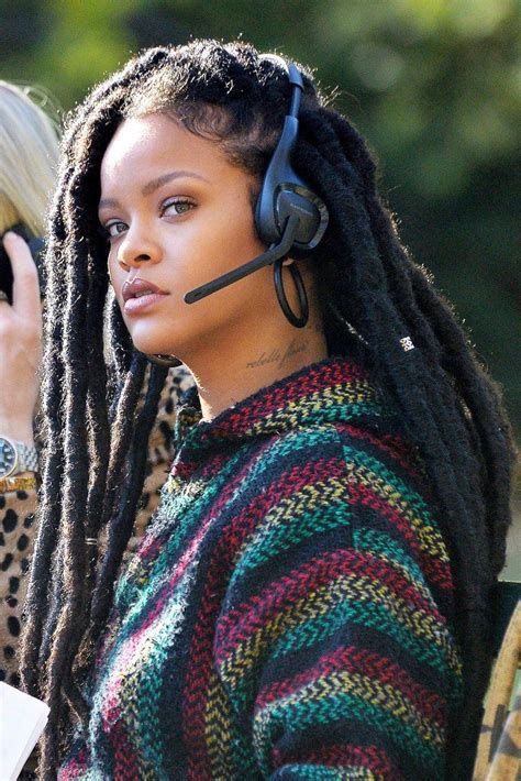 Rihanna On Set For Oceans Eight Rihanna Hairstyles Rihanna Dreadlocks Rihanna Dreads