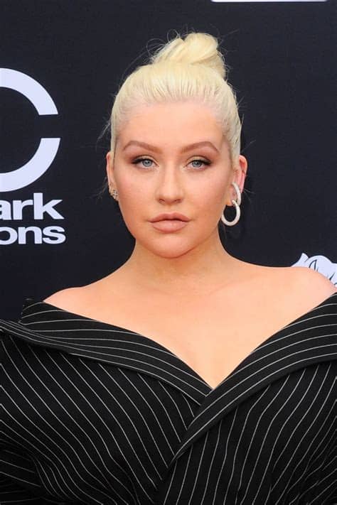 Born in staten island, new york and raised in wexford, pennsylvania, she made her first. Christina Aguilera - 2018 Billboard Music Awards in Las Vegas