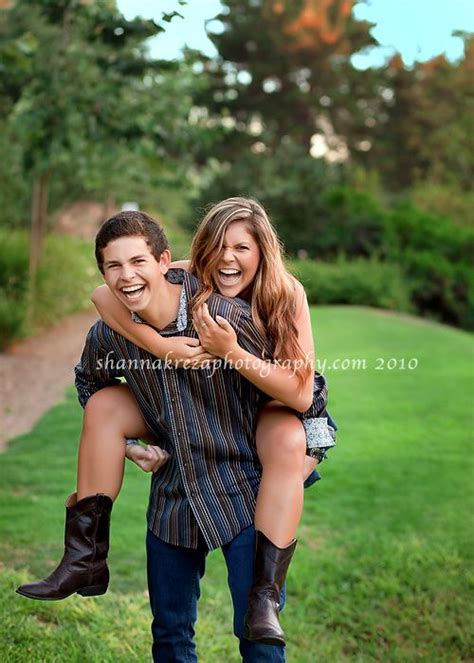 Sibling Poses With Images Sibling Photography Poses Older Sibling Photography Brother