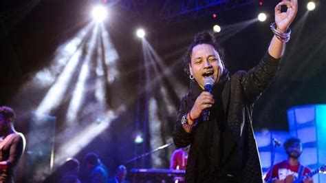 I Forgot To Pee When I Saw The Crowd At Venky College Kailash Kher Latest News Delhi