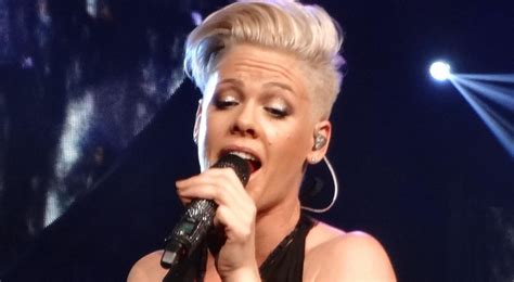 American Singer Pink Says She Tested Positive For Covid 19 Reportaz