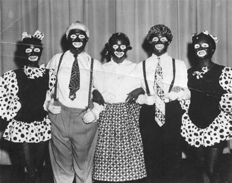 Mickey mouse skin v3 for chinny (hidden under mask) *fixed*. TIL that Mickey Mouse wears gloves because his design is ...