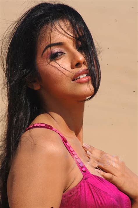 Asin Thottumkal Hothot And Hot Latest Pictures Fun For Every One