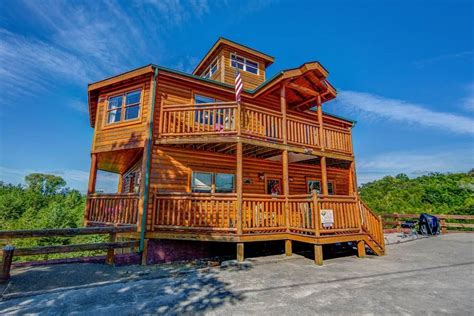 All our cabins are pet friendly, so you don't have to go on a family vacation and leave one family member. Bear Foot N Pool Lodge :: Smoky Mountain Dreams Cabin ...