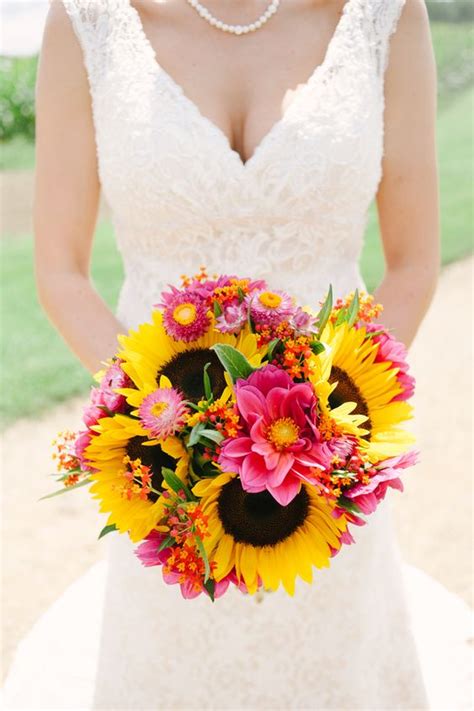 21 Perfect Sunflower Wedding Bouquet Ideas For Summer Wedding