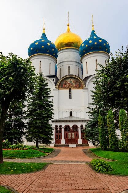 Premium Photo Assumption Cathedral Of Trinity Lavra Of St Sergius In