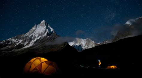 Nomadland cinematographer joshua james richards talks about making the critically acclaimed 'nomadland' cinematographer joshua james richards on striving to rethink how movies are made. Cinematographers Jimmy Chin and Renan Ozturk on Shooting ...