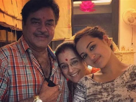 Sonakshis Birthday Message For Father Shatrughan Sinha Is A Must Read