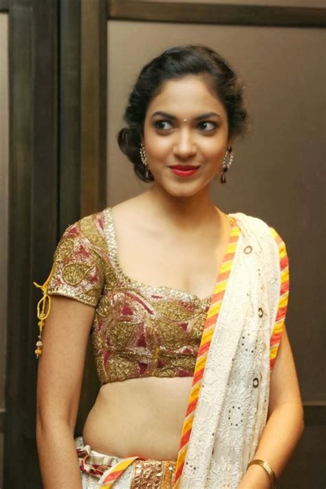 Ritu Varma Navel Show In Green Half Saree Photos Film Actress Hot Photos Collections Kulturaupice