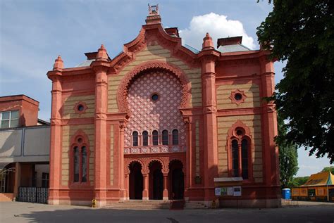 Uzhhorod Jewish Heritage History Synagogues Museums Areas And
