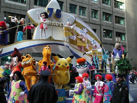 Check spelling or type a new query. Macy's Thanksgiving Parade 2001- Balloon Alumni | In 2001 ...
