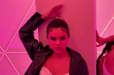 Selena Gomez Shares Her â€˜special T â€™ Selenators Go Into A Frenzy On Social Media