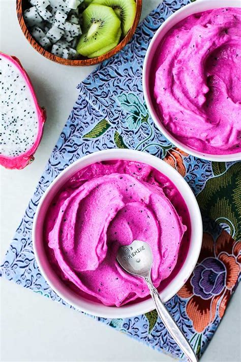 Use them in commercial designs under lifetime, perpetual & worldwide rights. Dragon Fruit Smoothie Bowls / This delicious vegan and ...