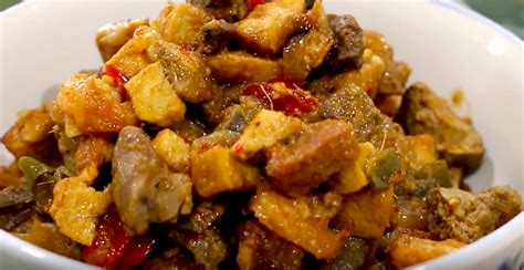 Sambal goreng kentang, sih, sudah menjadi menu legendaris saat lebaran. DAPUR KOTA SINGA: SAMBAL GORENG AND KERUTUK AYAM