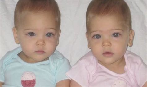 Due gemelle identiche nate nel 2007 ora sono cresciute e c è chi dice