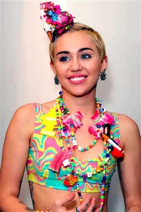 Miley Cyrus Debuts At Fashion Week With “dirty Hippie” Sequoit Media