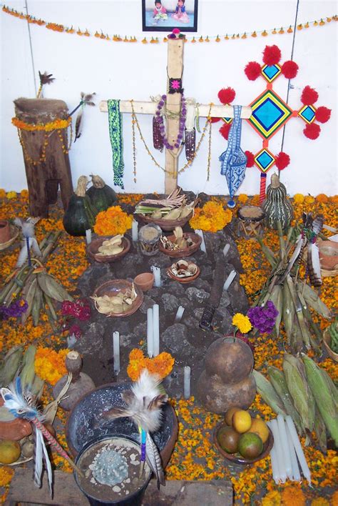 Altar De Muertos 8 Hecho Por Los Huicholes Flickr