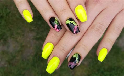 Thuya pack polvo porcelana 30 g neon. Uñas neón, la tendencia que causa furor en Instagram