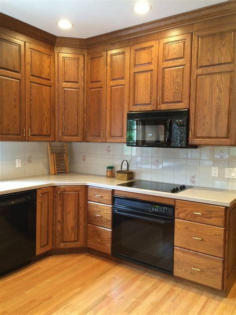 Oak Cabinets With Black Hardware 2020 Kitchen Cabinets Pictures