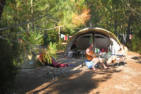 Las Parcelas Del Camping Naturista Centro Naturista Euronat En Francia