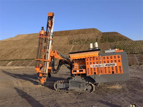 Mining Integrated Dth Surface Drill Rig Portable Borehole Hydraulic Rotary Dth Drilling Rig