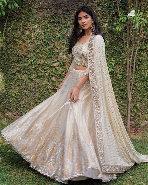 #pakistan #pakistani fashion #pakistani dress #dupatta #peplum top #karachi #wedding. 21+ Simple & Elegant Lehenga Options for the Sister of the ...
