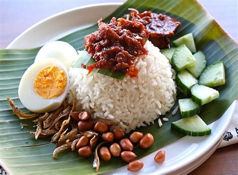 Nasi lemak royale near pekan rabu in alor setar, kedah. Top 17 Foods to Try in Melaka - goMelaka