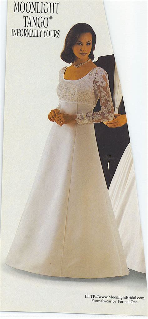 Pin By N Loren On 80s And 90s Bridal Wedding Fashion 90s Wedding Dress Bridal Style
