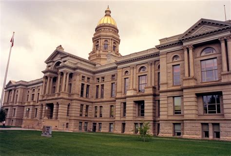 LandmarkHunter.com | Wyoming State Capitol and Grounds