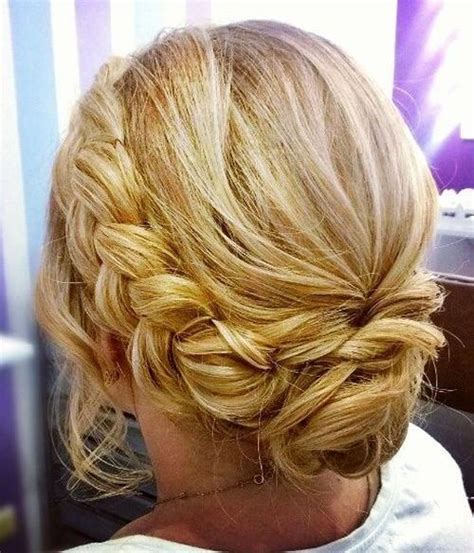 Whether it is curly hair updos or updos for layered hair, we have the perfect quick and easy updos with tutorials on how to do an updo hairstyle. 20 Super Chic Hairstyles for Fine Straight Hair | Medium ...