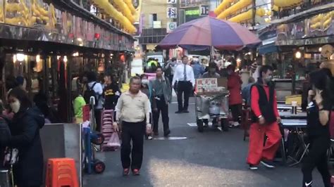 Keelung miaokou night market (基隆 廟口夜市). 瞎扯基隆廟口攤商確診肺炎!主委懸賞10萬揪人 - 民視新聞網