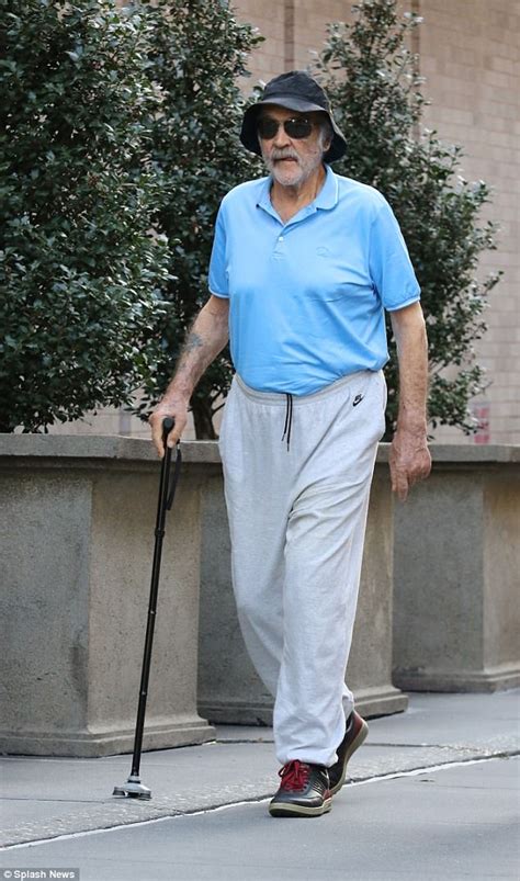 Sir Sean Connery Dresses Down In Polo And Sweats In Nyc Daily Mail Online