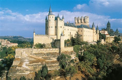 Alcázar Of Segovia This Fairy Tale Castle On A Hill Is One Of Spains