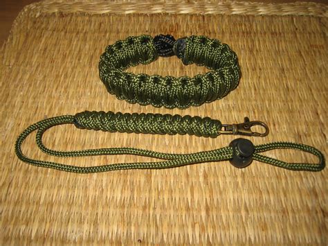 This paracord wristlet provides an easy way to keep track of your keys. EVERYTHING PARACORD UK: snake braid lanyard