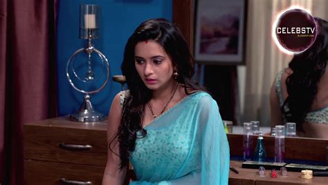Sexy Tv Actress Shivani Surve Aka Vividha Hot Navel Show In Transparent