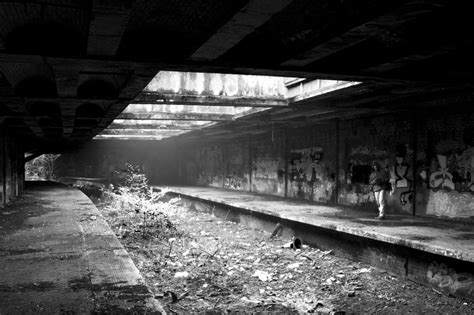 Abandoned Nyc Subway Station Abandoned Nyc Subway Darkness Falls