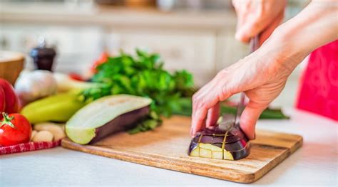 Si tratta di una conserva melanzane sott'olio alla siciliana. Melanzane sott'olio: 4 ricette a confronto | Frantoio Scalia