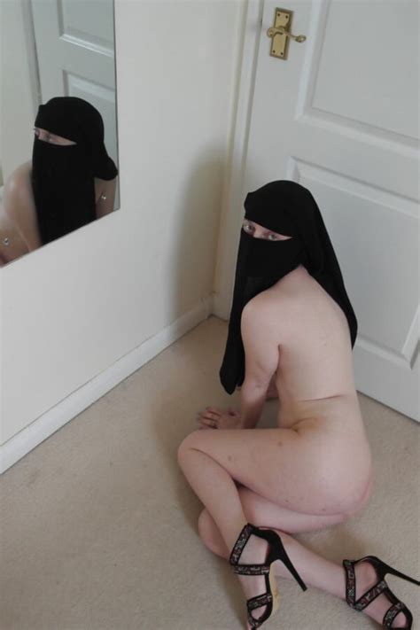 Shy Wife Naked In Niqab And Heels Nudedworld