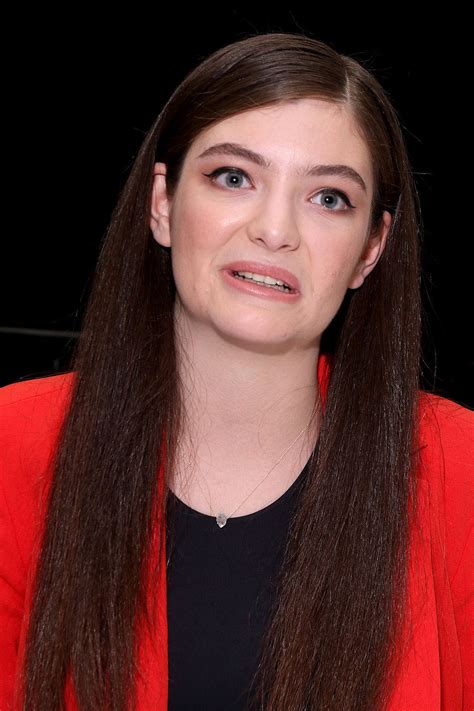 lorde the hunger games mockingjay part 1 press conference portraits 14 gotceleb