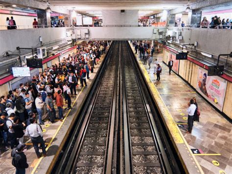 Metro Cdmx De Cu Nto Es La Multa Por Bajar A Las V As Dinero En Imagen