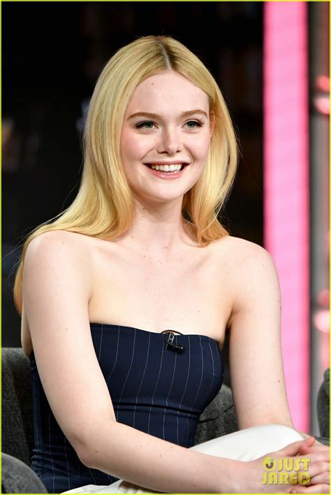 Photo Elle Fanning Nicholas Hoult Great Hulu Panel 21 Photo 4417288 Just Jared